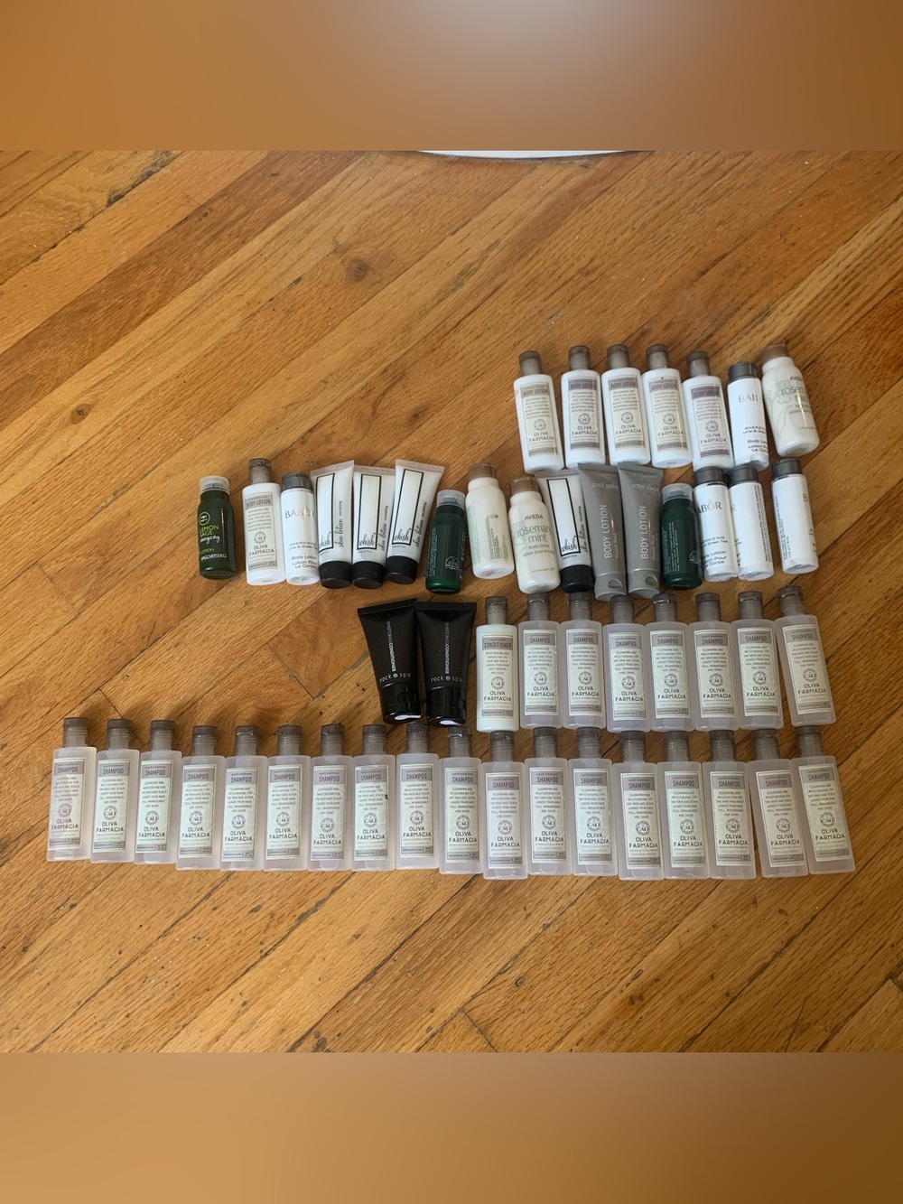 Huge bundle of 52 travel size shampoo and body lotion